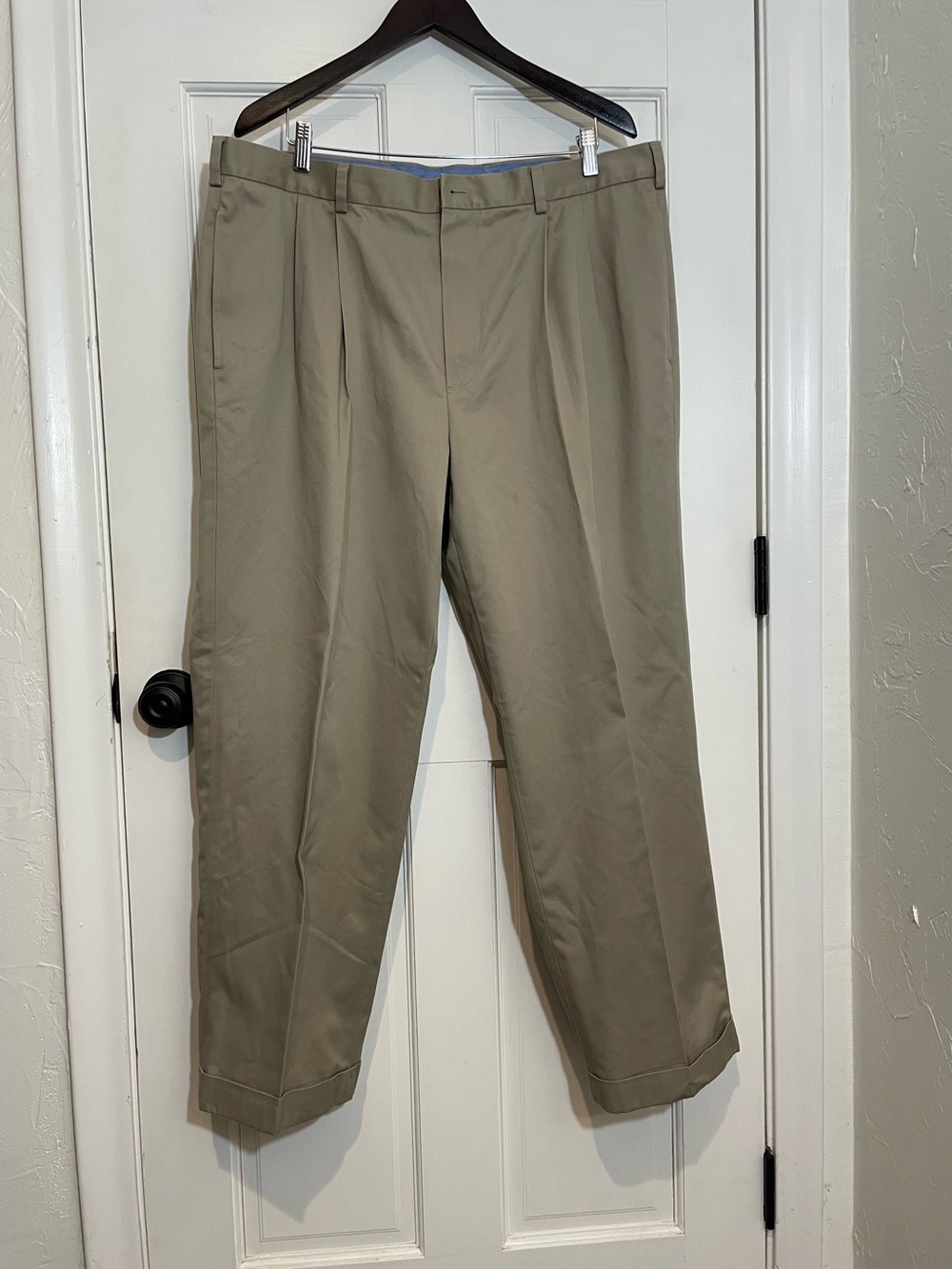 Brooks Brothers Advantage Chino Elliott Khaki Pants Men’s 40x30 Pleated